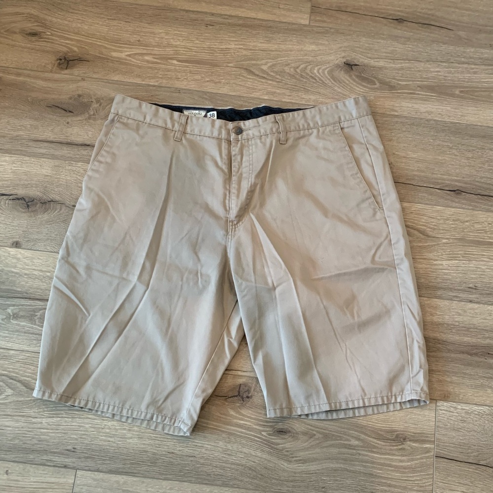 Men’s Volcom Khaki Shorts